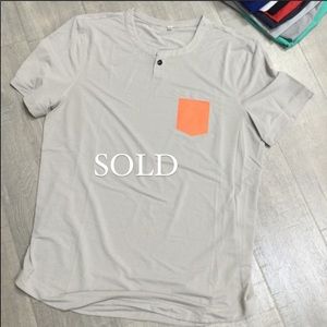 Men’s Lulu Lemon Short Sleeve Shirt size L